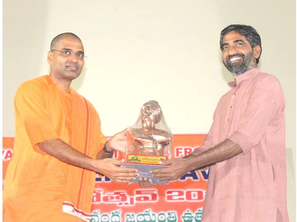 Sri Raghunaayakaananda Swamiji and Vijayaram Garu